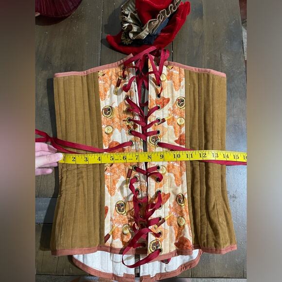 Custom Victorian corset and tailcoat - Picture 10 of 12